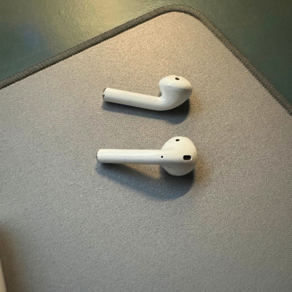 Airpod gen 2 - Picture 3 of 4